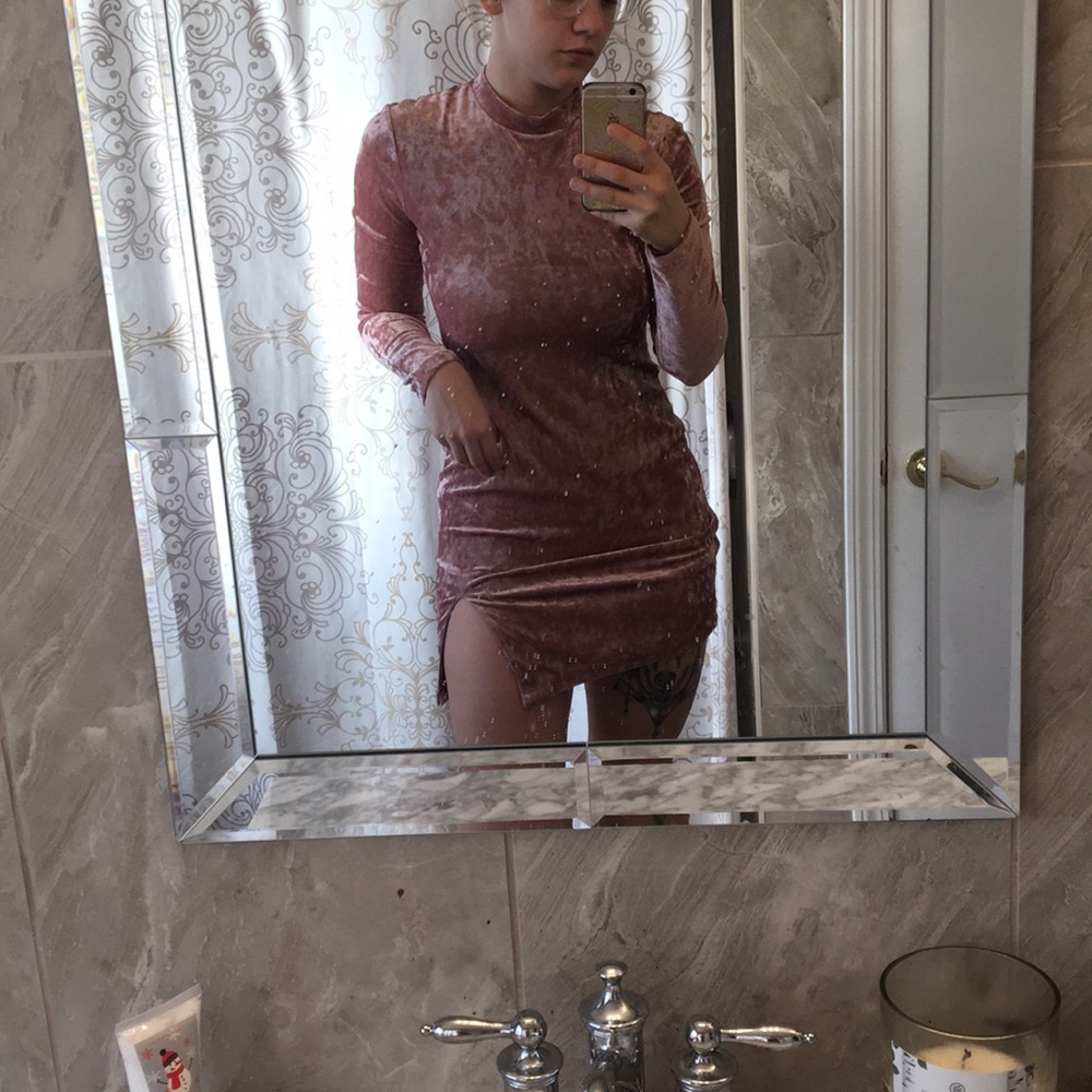 Dusty Pink crushed velvet NYE/holiday party dress